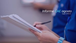 Informe CAE agosto 2025 del MITECO con datos de 4.845 solicitudes, 4.378 GWh de ahorro energético, sectores implicados y distribución territorial en España.