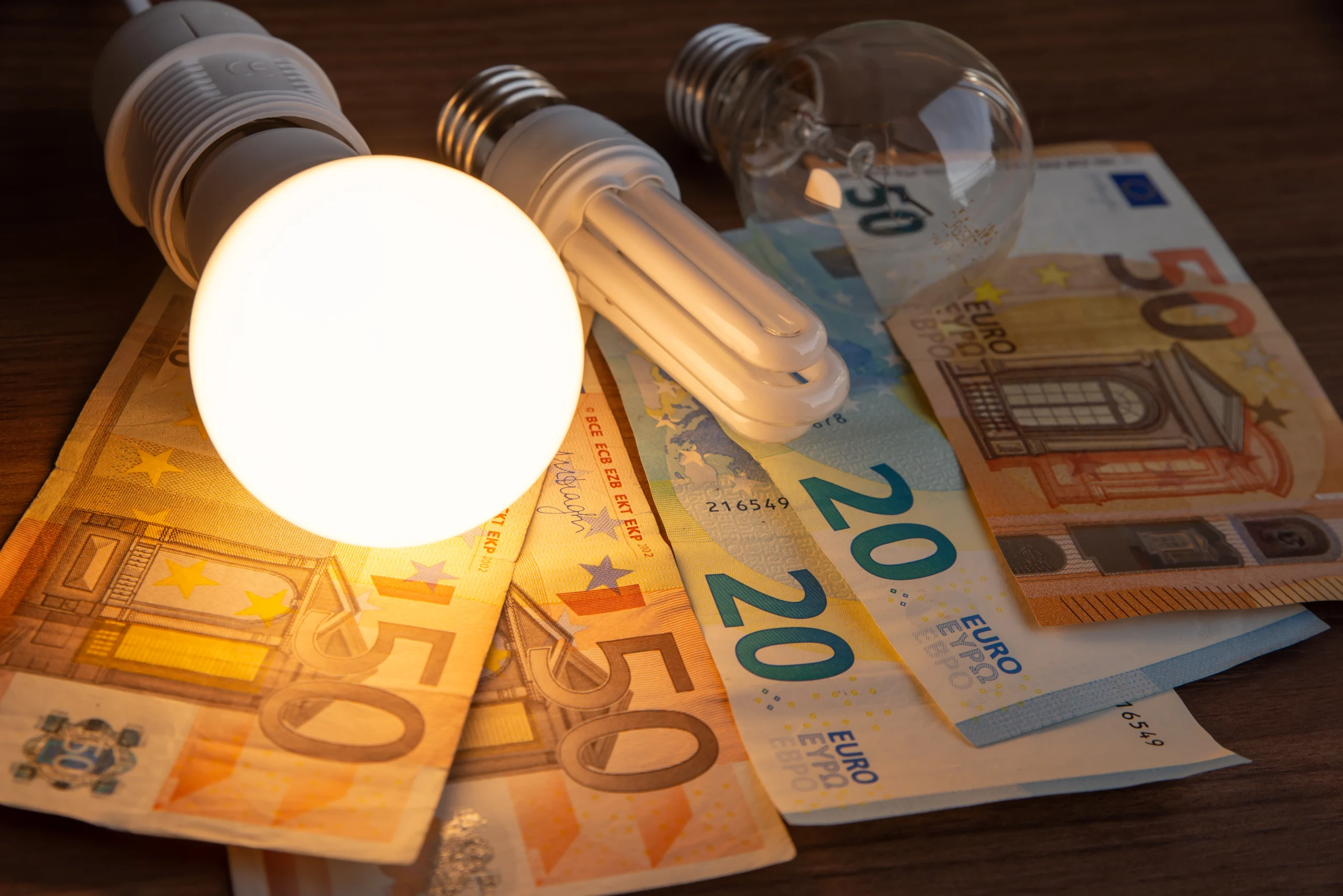 Real Decreto-ley 18/2026 energía y cambios fiscales en la factura de la luz
